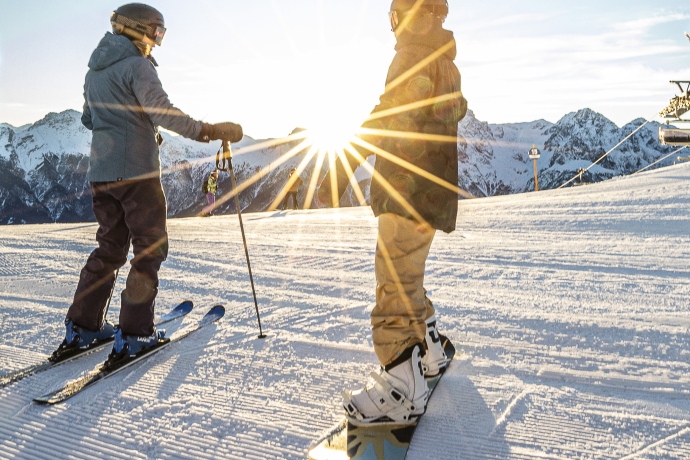 Ski Snowboard Sonnenaufgang 2023