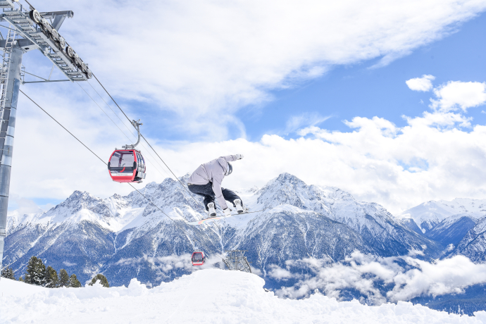 Winter Gondel Snowboard