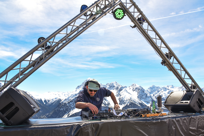 Cliffside Day Dance