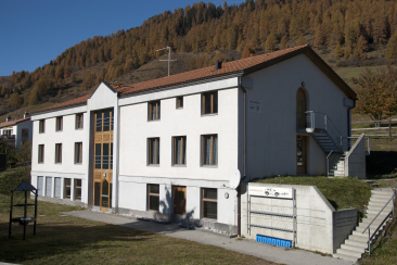 Gruppenunterkunft Chasa Alpina von außen